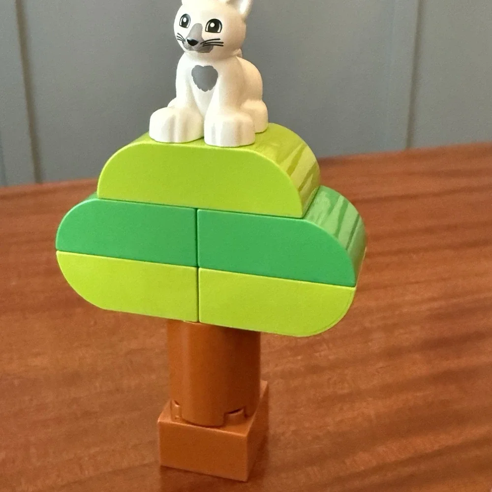 LEGO DUPLO Fire Truck Ladder Rescue Set Figures‎ Tree Cat No Box Complete Set